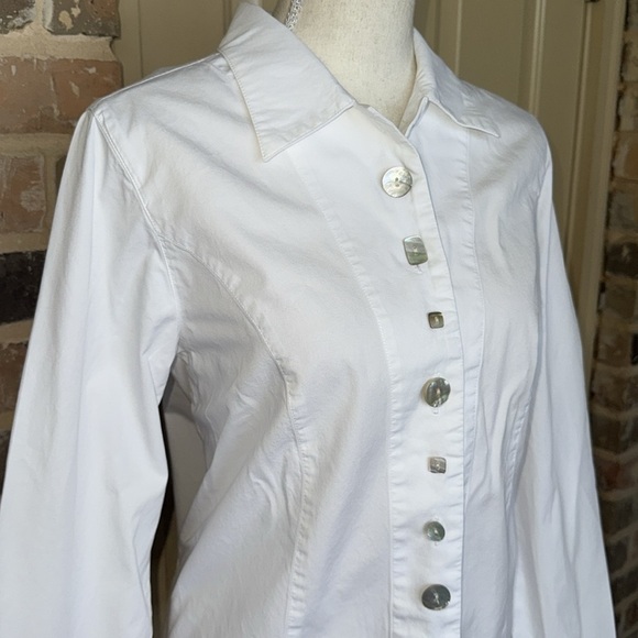 J. Jill White Cotton Button Down Shirt with Iridescent Mother of Pearl Buttons - Picture 2 of 11